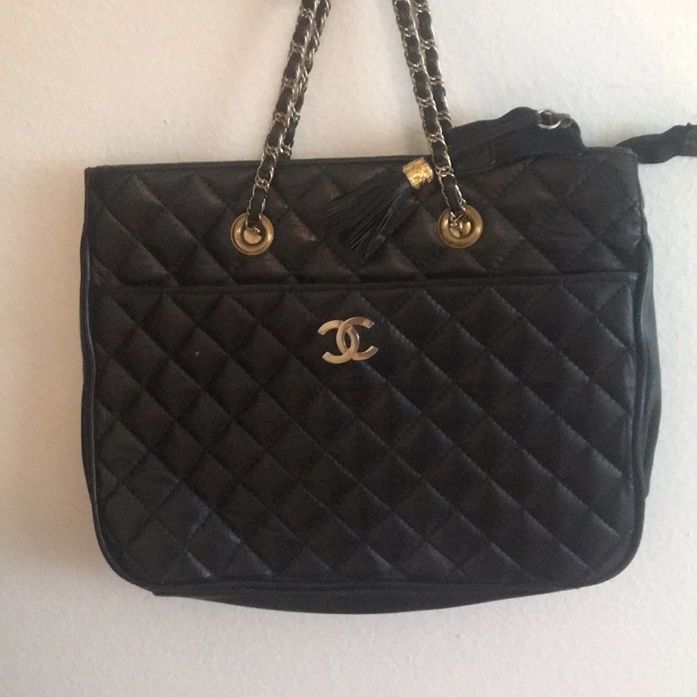 Vintage 80s Chanel bag tote handbag leather black